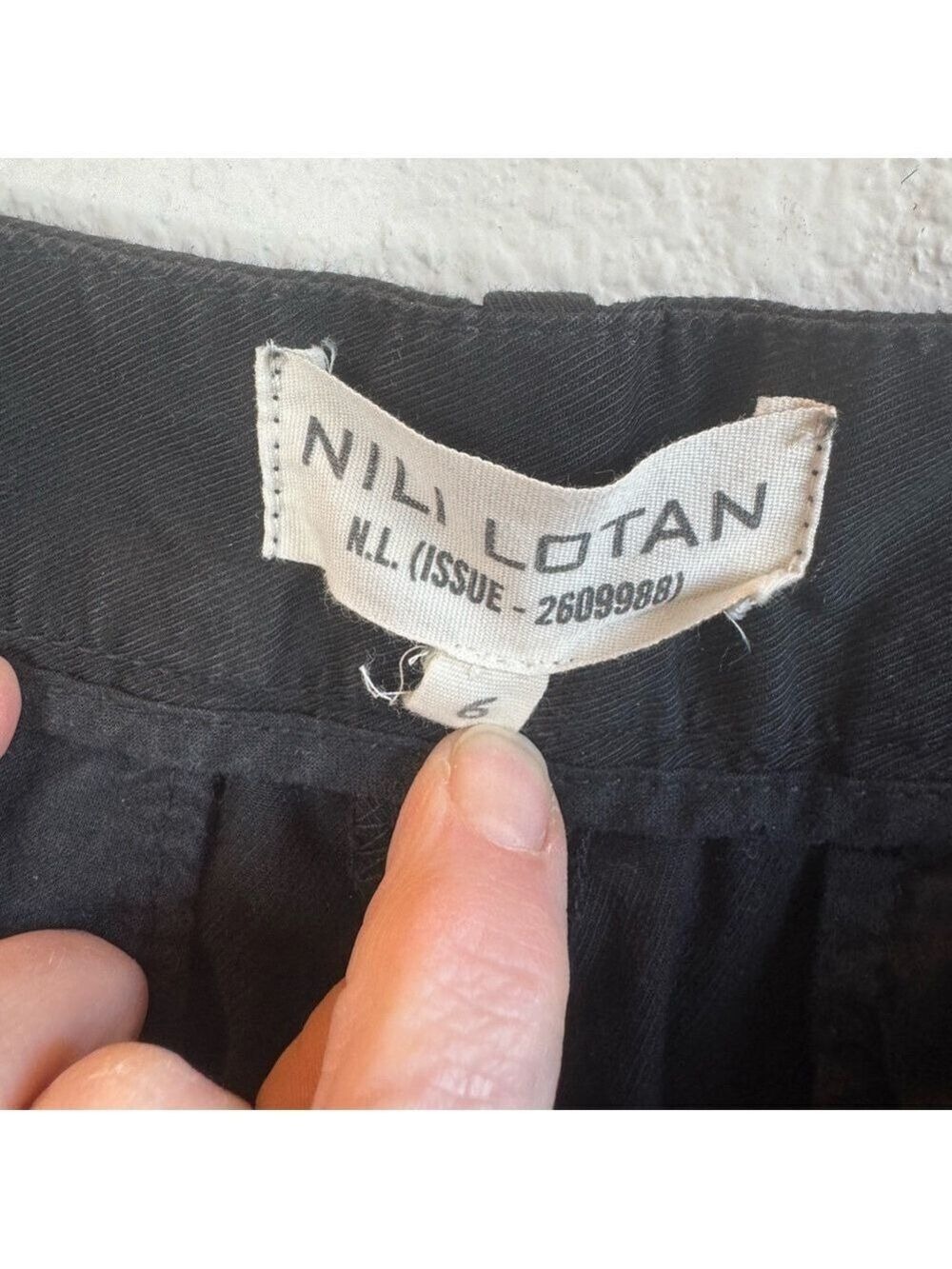 NILI LOTAN Chino 10” Shorts - cotton & stretch - Picture 7 of 12